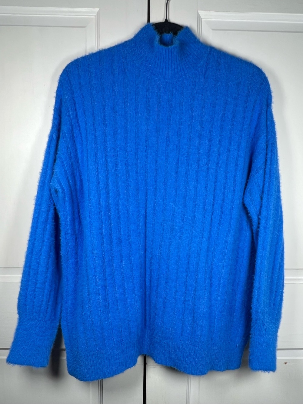 Jessica Simpson Vibrant Blue Plush Mock Neckline Plush Knit Super Soft Sz Medium